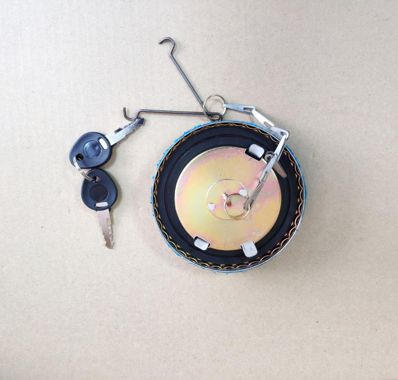 Capacul rezervorului de combustibil semi-rotativ cu cheie metalică KAMAZ