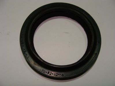 Simering punte spate 70*92 KAMAZ