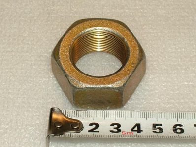 Piuliță cu știfturi pentru suportul de echilibrare KAMAZ