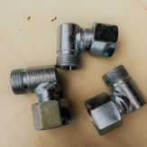 Adaptor unghi 24 cu piuliță